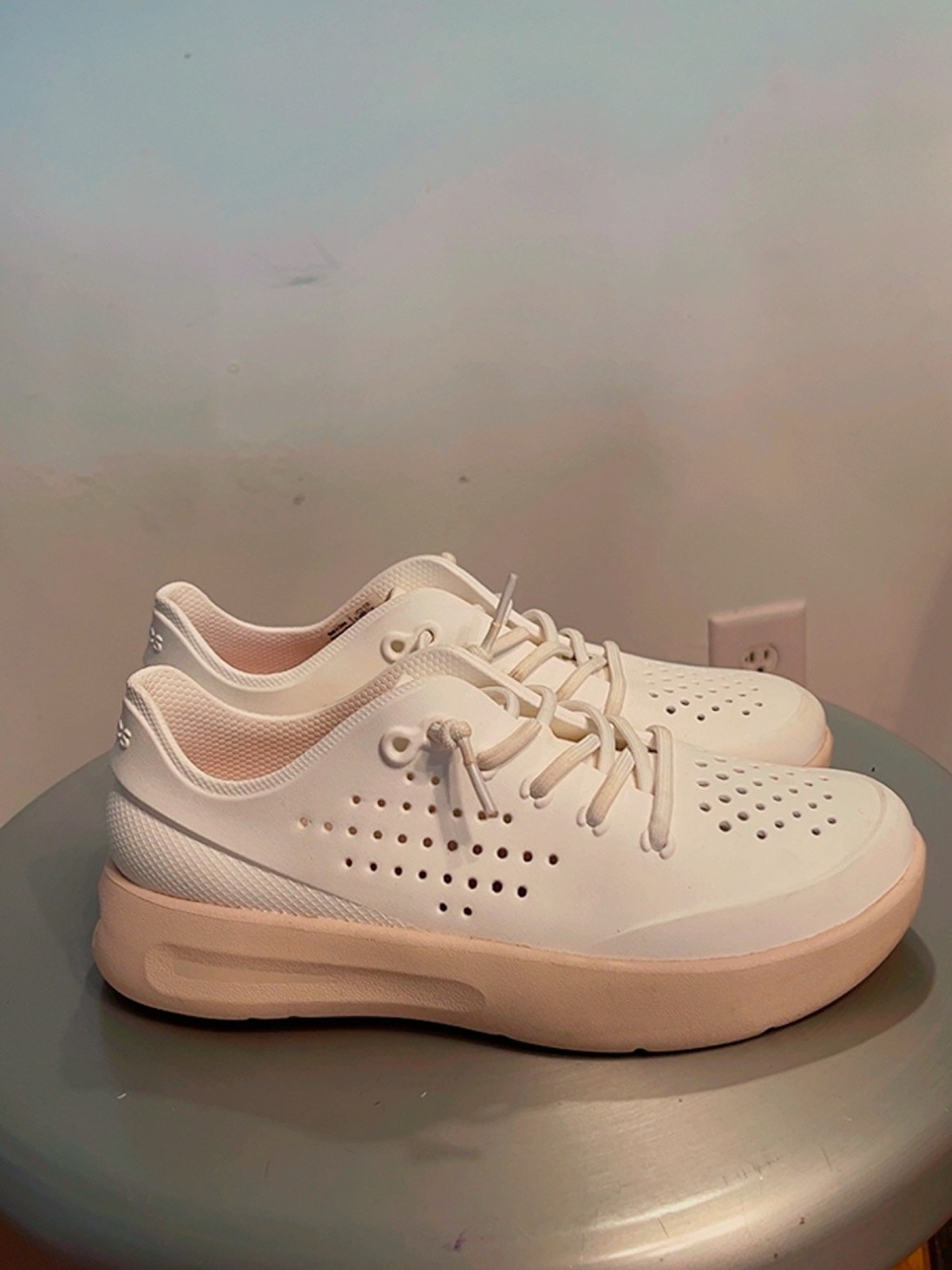 Crocs LiteRide Pacer Sneakers White Women’s Size 6